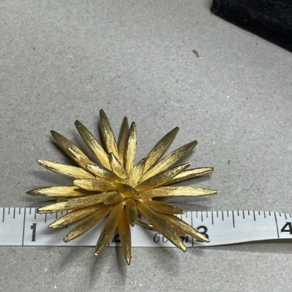 Marcel Boucher Starburst Brooch 1960's in Perfect Condition,  Sea Anemone - Picture 4 of 7